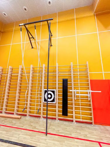 Консоль для 3-х подвесных гимнастических снарядов СТ-196#3 Консоль для 3-х подвесных гимнастических снарядов СТ-196#3